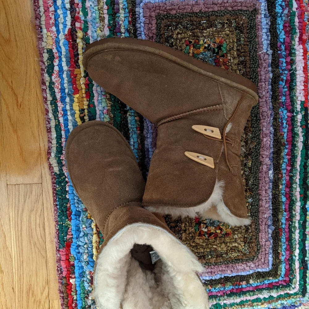Bear Paw Tan Women's Suede Boots size 9 with sheepskin lining